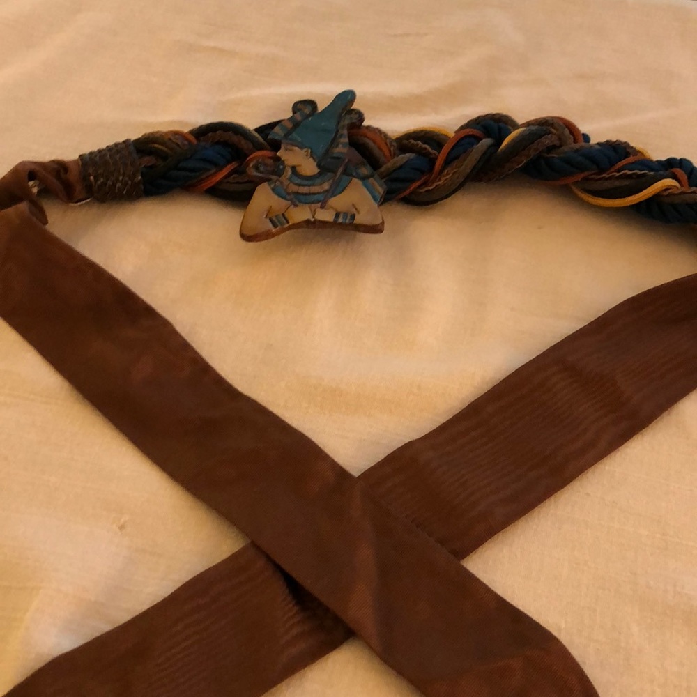 Women’s accessory belt